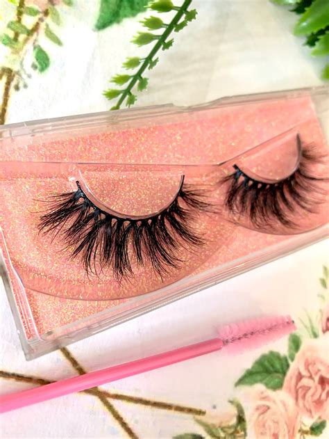 are all fake eyelashes made from mink